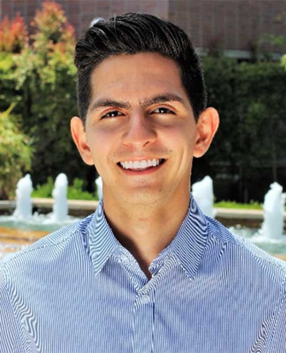 Headshot of GS Resident Advisor Carlos Penuelas